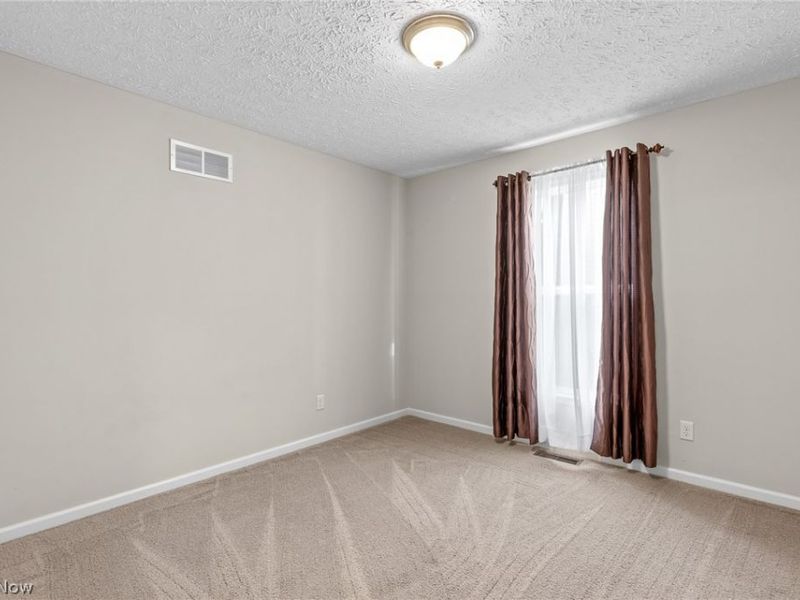 995 Flanders Drive, Wadsworth, OH 44281 Photo 22