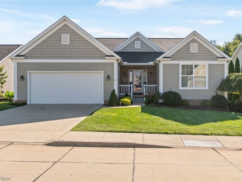 995 Flanders Drive, Wadsworth, OH 44281 Photo 3