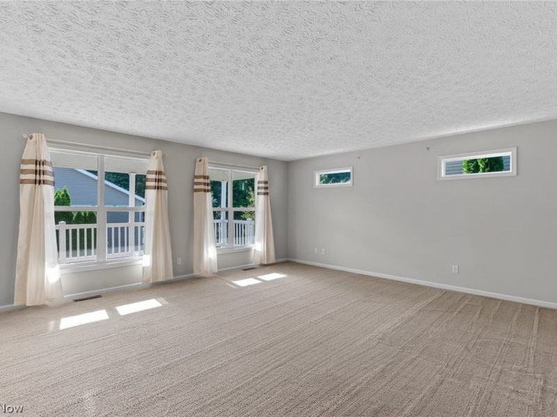 995 Flanders Drive, Wadsworth, OH 44281 Photo 5