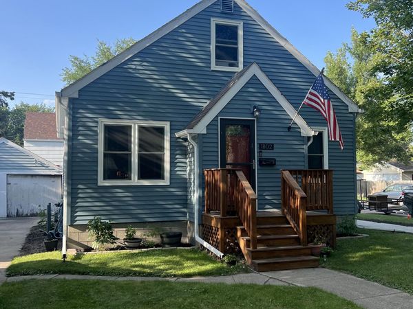 1802 4TH Avenue N, Grand Forks, ND 58203