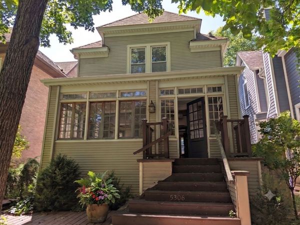 5306 N Wayne Avenue , Chicago, IL 60640
