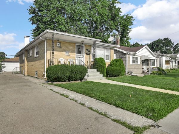 446 Greenbay Avenue , Calumet City, IL 60409