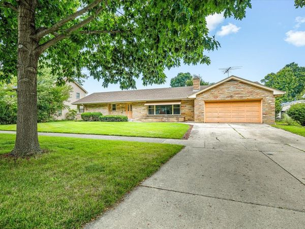 1324 S 3rd Street , St. Charles, IL 60174