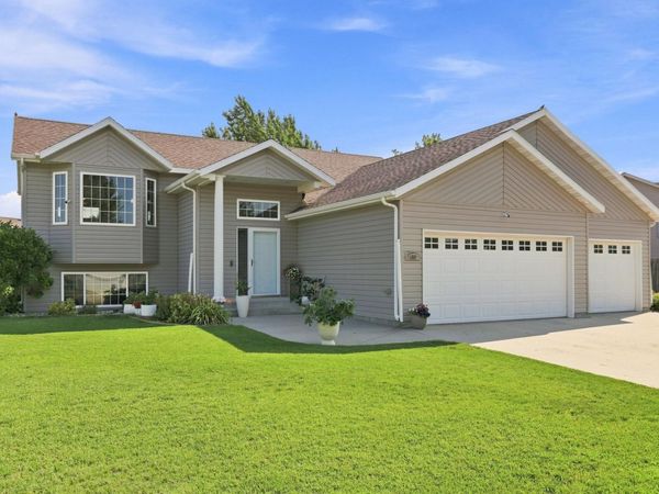 852 16th Avenue Court W, West Fargo, ND 58078