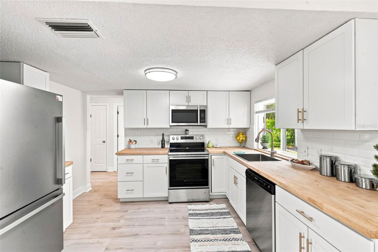 6214 Westport Drive, Port Richey, FL 34668 Photo