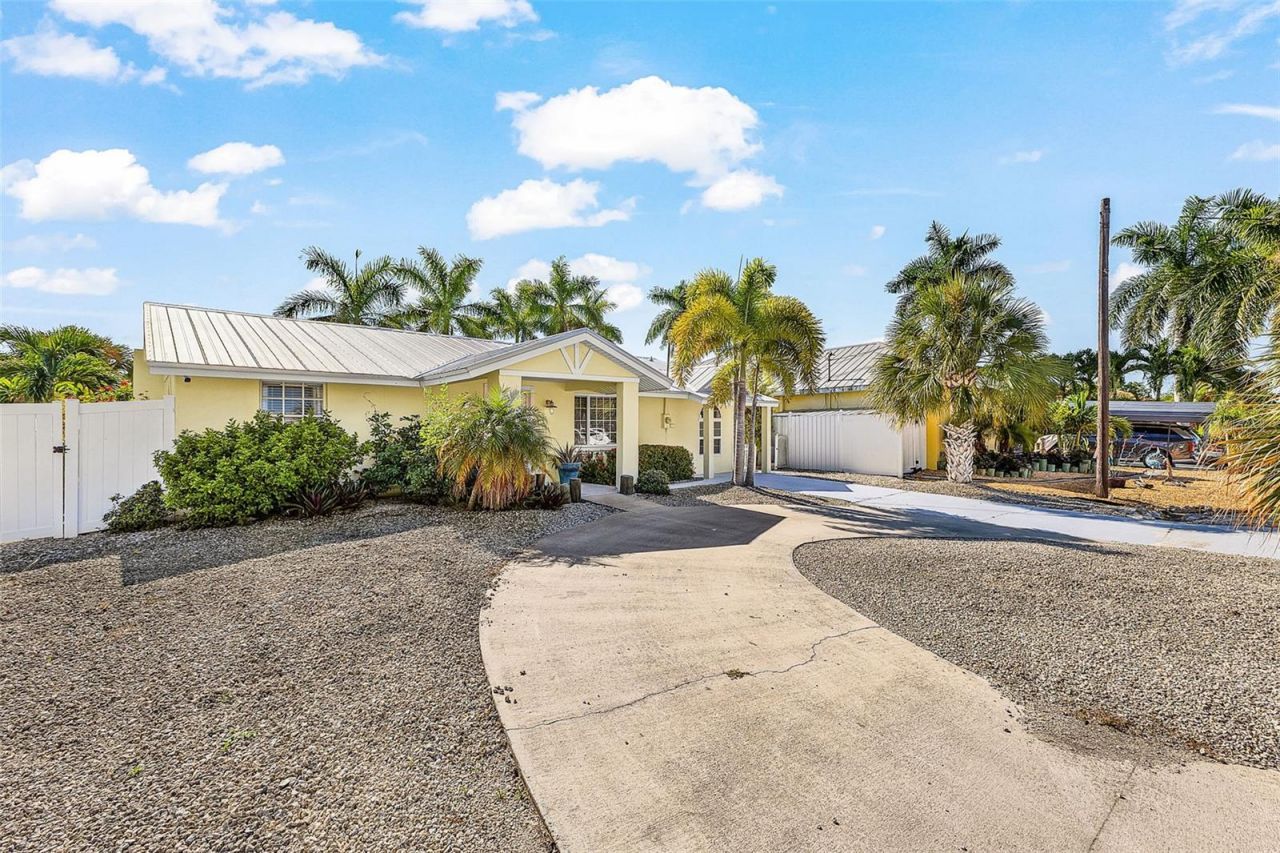 12262 Boat Shell Dr , Matlacha Isles, FL 33991 Photo