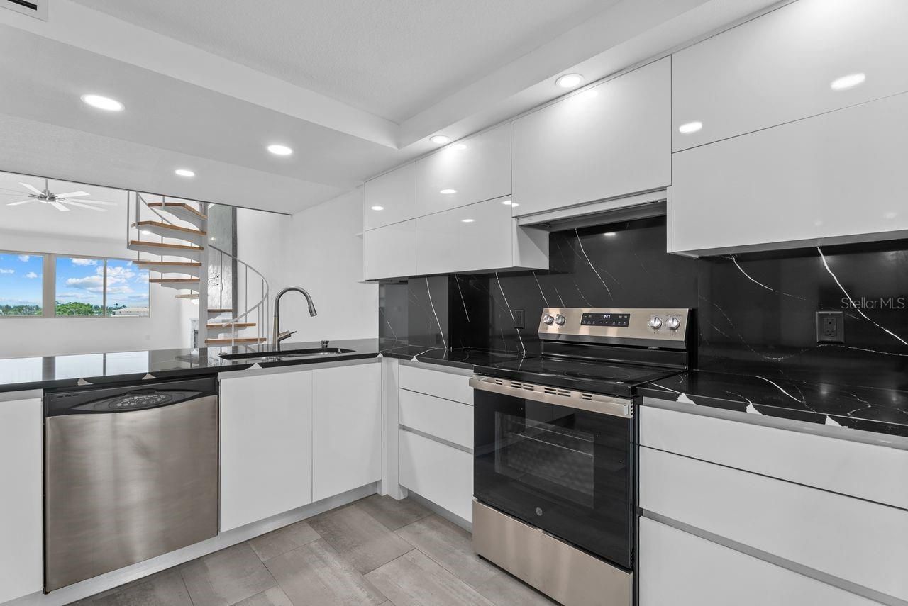 9604 Cortez Road W, Unit 233, Bradenton, FL 34210 Photo
