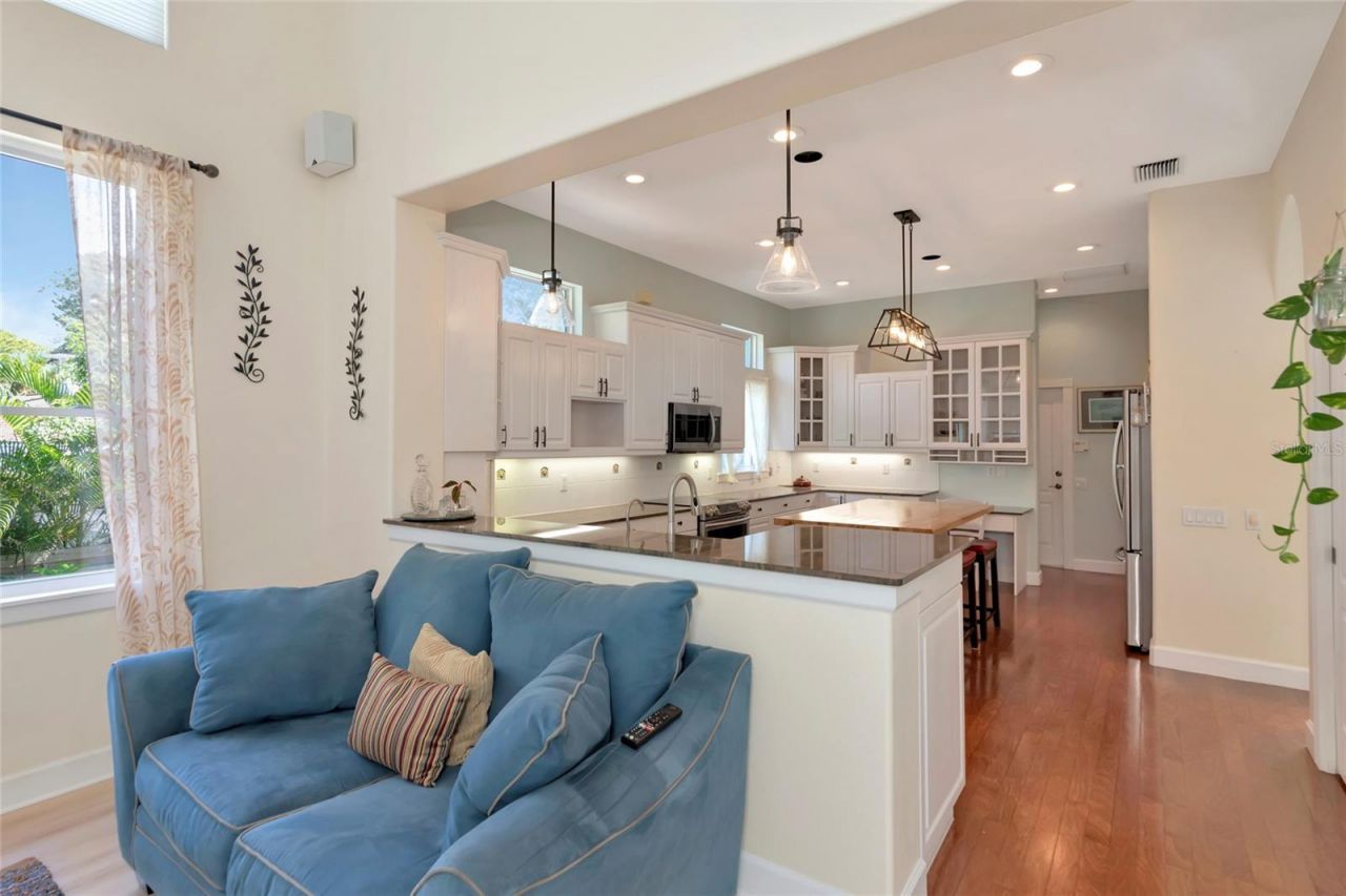 5334 Calle Florida, Sarasota, FL 34242 Photo