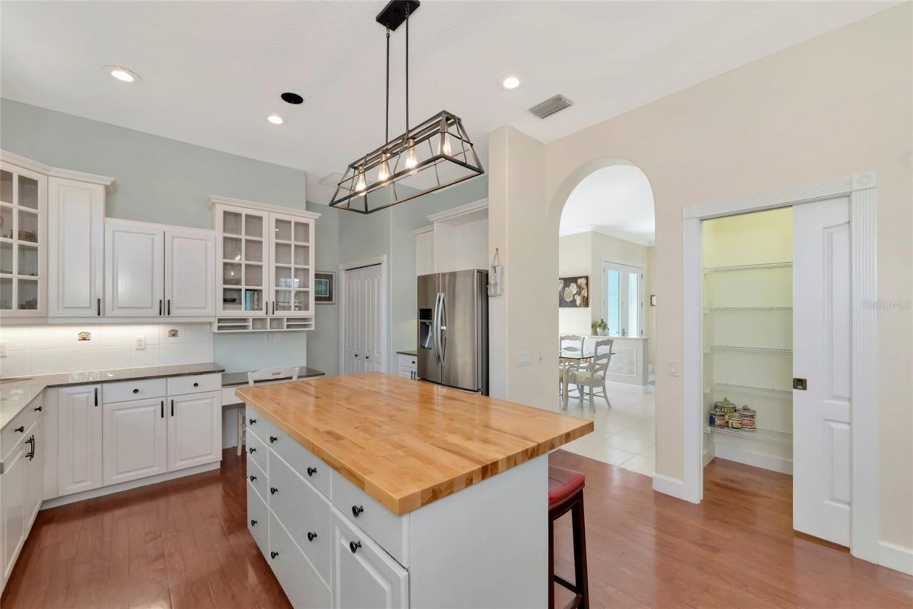 5334 Calle Florida, Sarasota, FL 34242 Photo