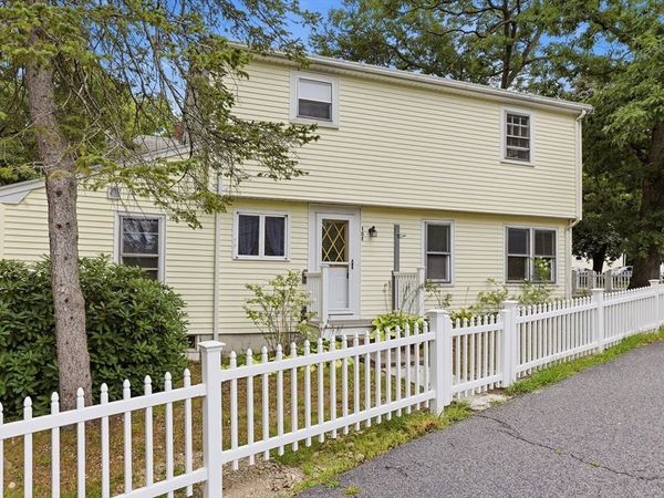 107 Pond St, Rockland, MA 02370