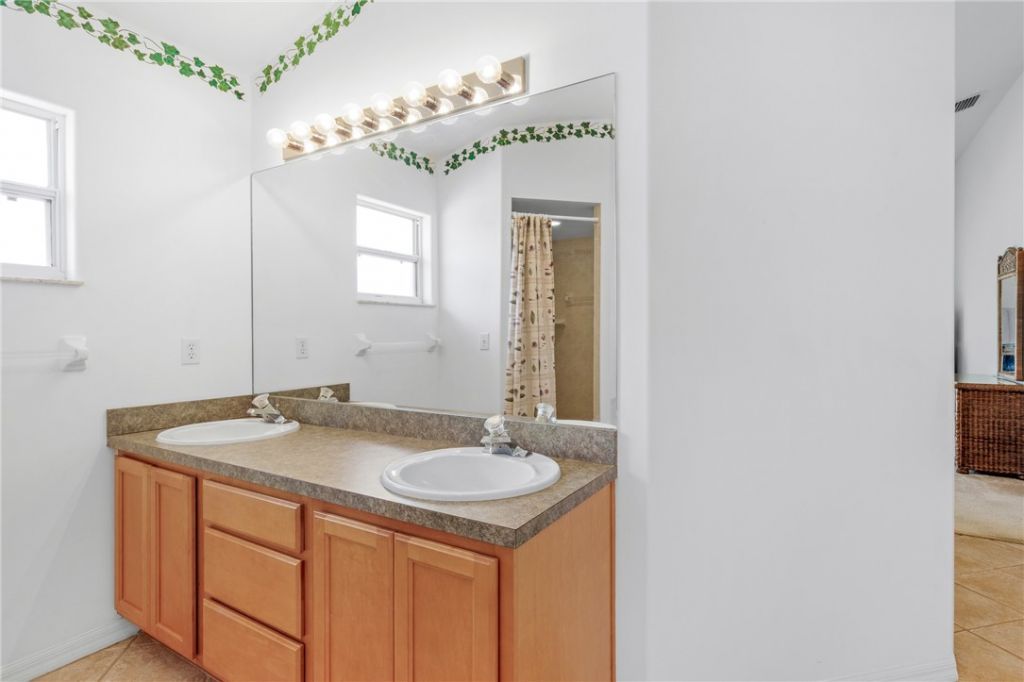 772 Holden Avenue, Sebastian, FL 32958 Photo