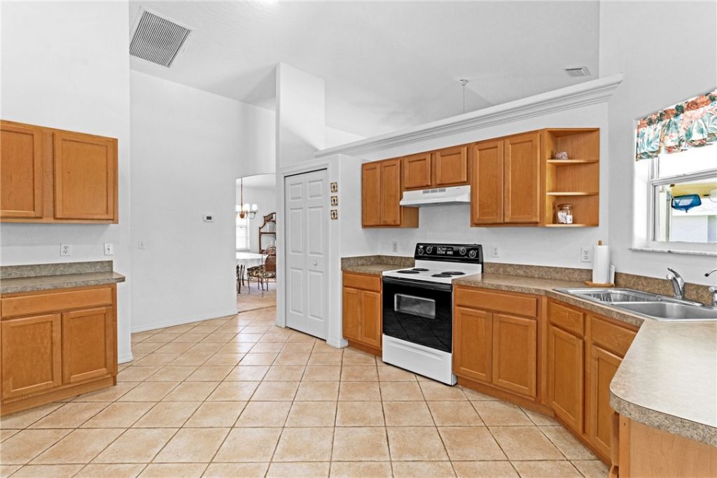 772 Holden Avenue, Sebastian, FL 32958 Photo