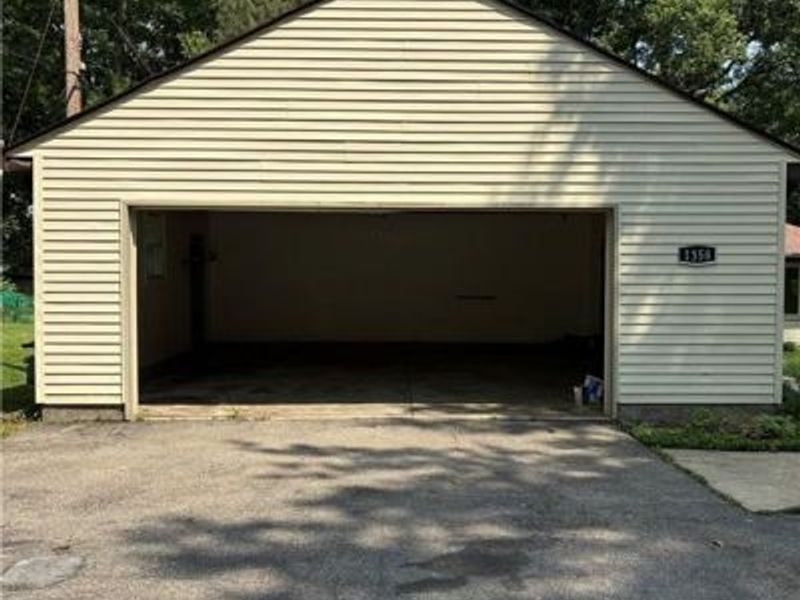 1358 Hanes Road, Beavercreek, OH 45434 Photo 3