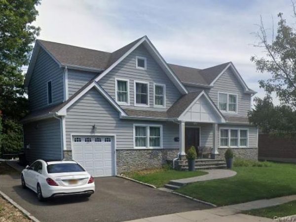 22 Forest Drive, Jericho, NY 11753