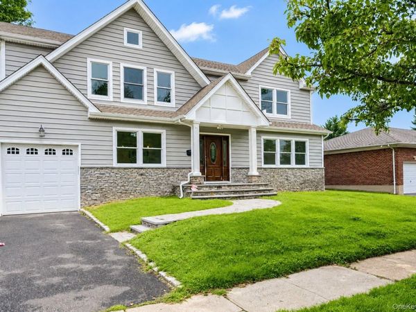22 Forest Drive, Jericho, NY 11753