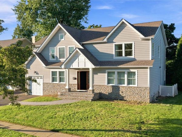 22 Forest Drive, Jericho, NY 11753