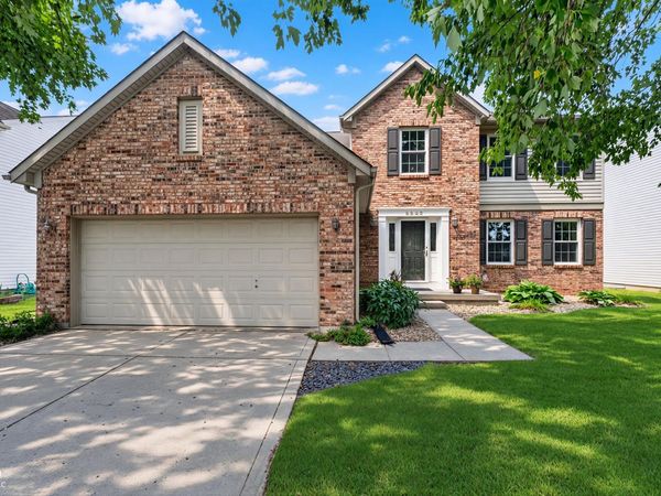 6538 Stafford Trace, Zionsville, IN 46077