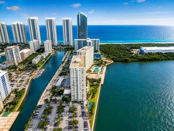 300 Bayview Dr , Unit 807, Sunny Isles Beach, FL 33160
