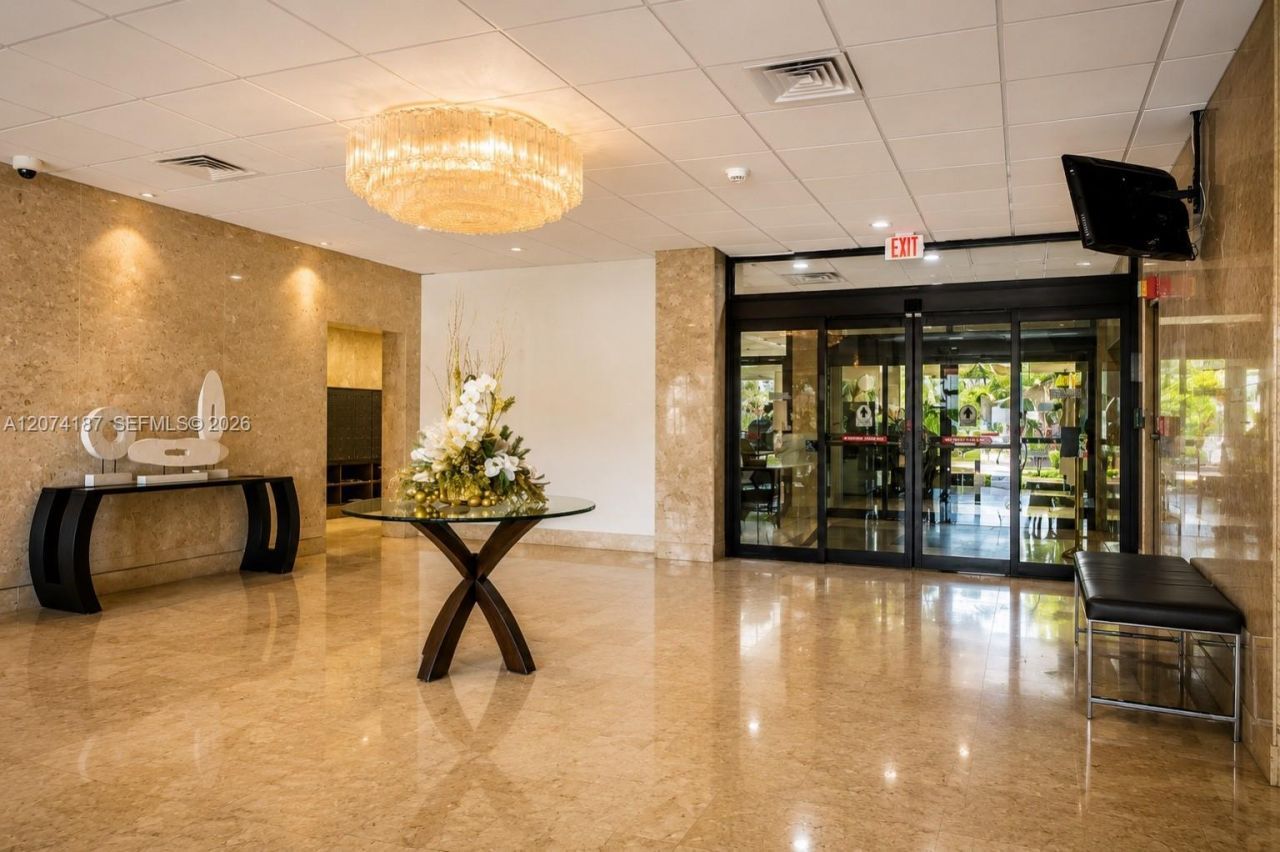 300 Bayview Dr , Unit 807, Sunny Isles Beach, FL 33160 Photo