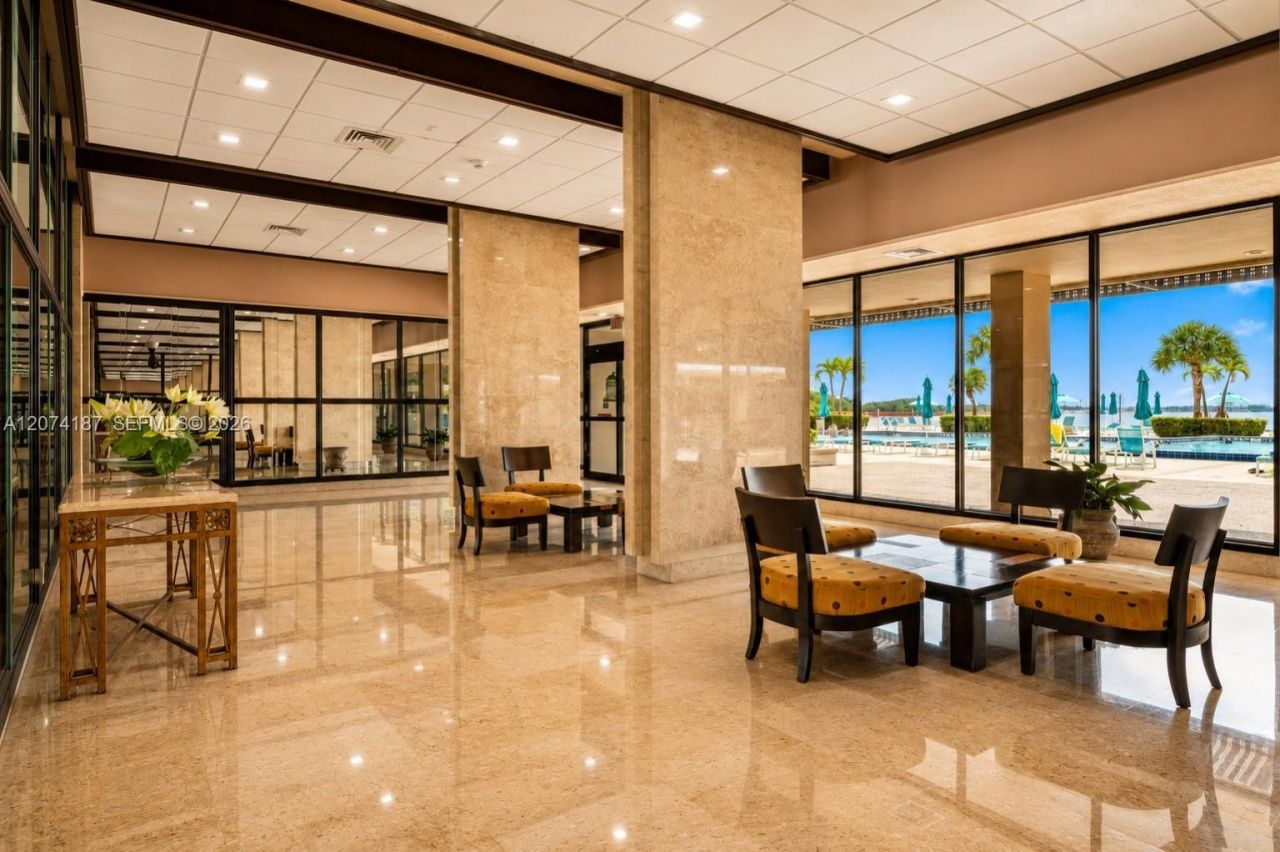 300 Bayview Dr , Unit 807, Sunny Isles Beach, FL 33160 Photo