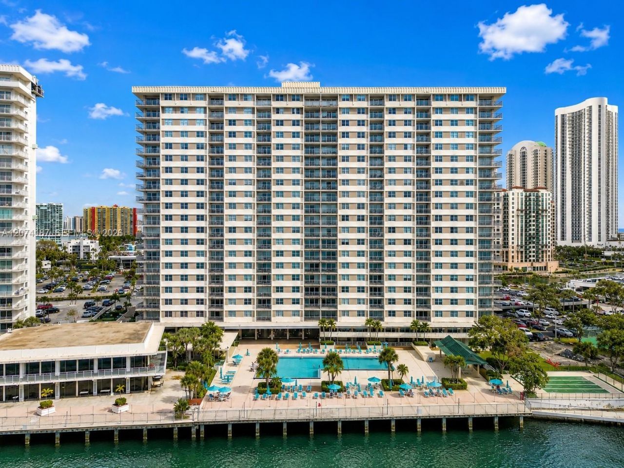 300 Bayview Dr , Unit 807, Sunny Isles Beach, FL 33160 Photo