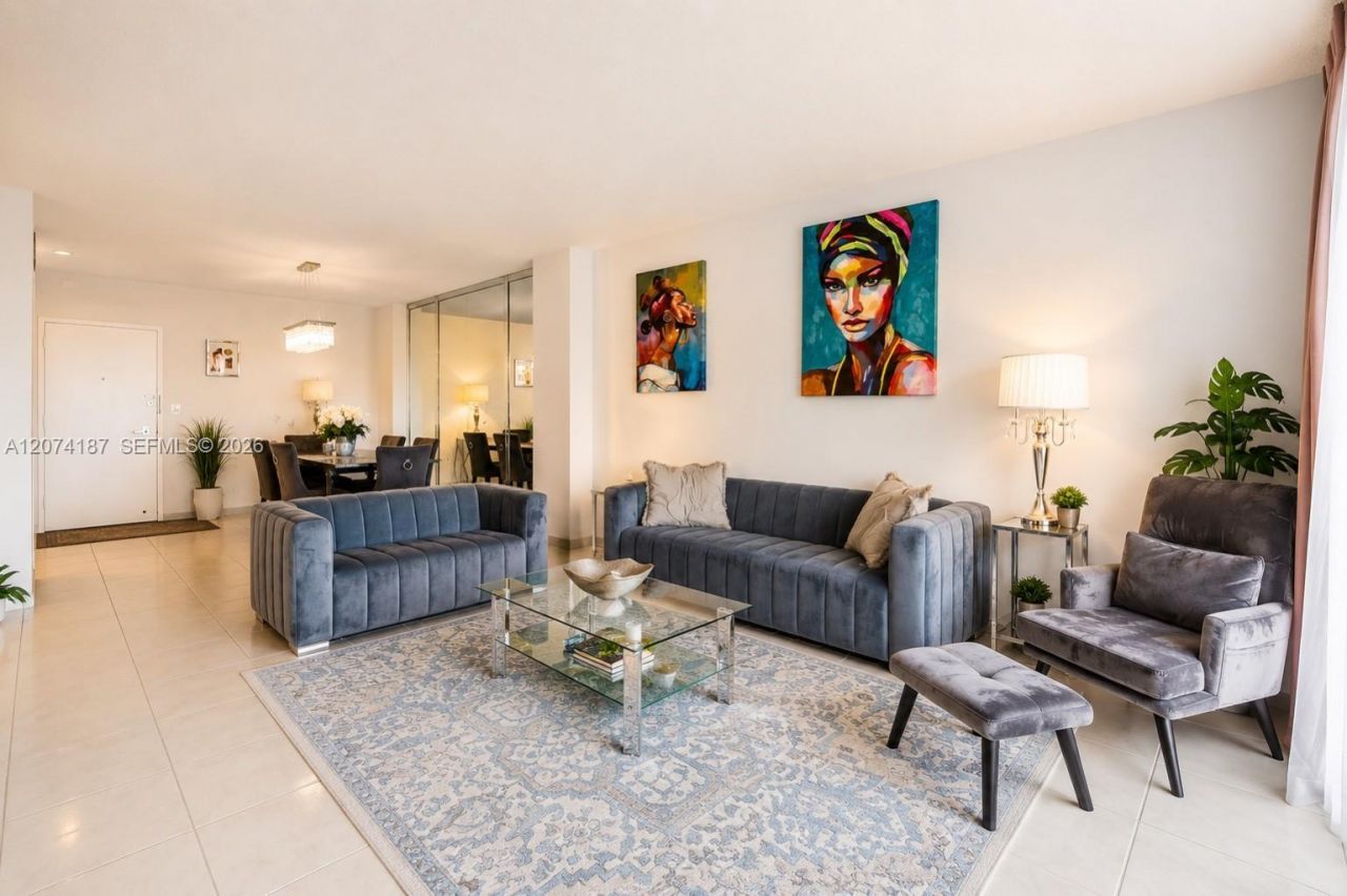 300 Bayview Dr , Unit 807, Sunny Isles Beach, FL 33160 Photo