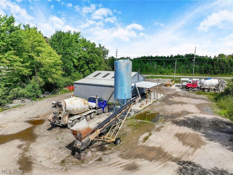 12989 Mayfield Road , Chardon, OH 44024 Photo 2