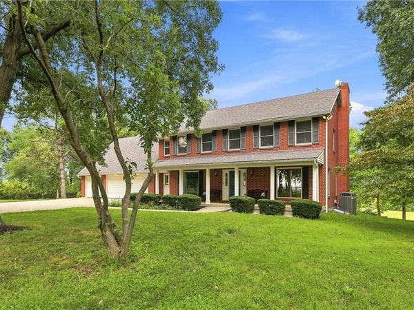 10423 Ridgeview Avenue, Liberty, MO 64068