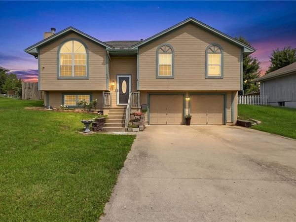 419 E Phillips Street, Odessa, MO 64076