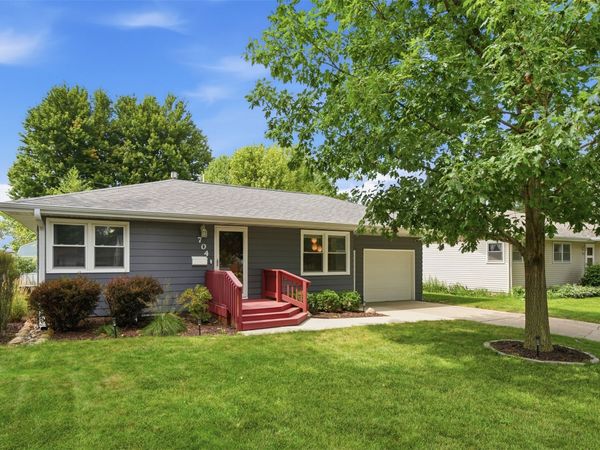 704 15th Street, Nevada, IA 50201
