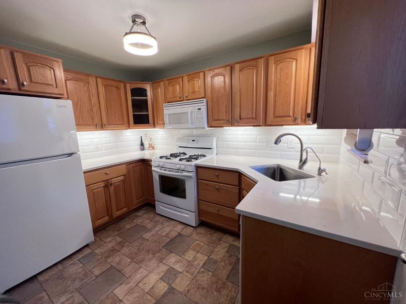 7236 Garden Road, Sycamore Township, OH 45236 Photo 5