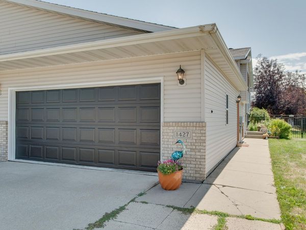 1427 Suntree Drive, West Fargo, ND 58078