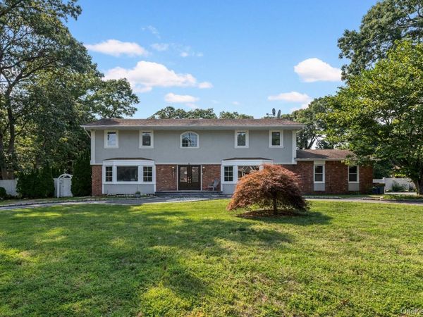 1 Whispering Court, Dix Hills, NY 11746