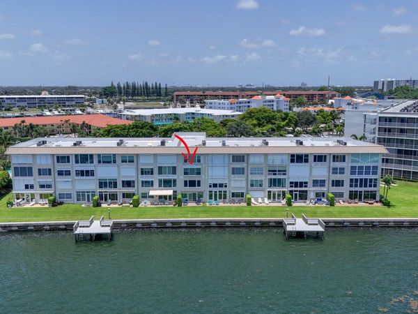 52 YACHT CLUB Drive, Unit 305, North Palm Beach, FL 33408