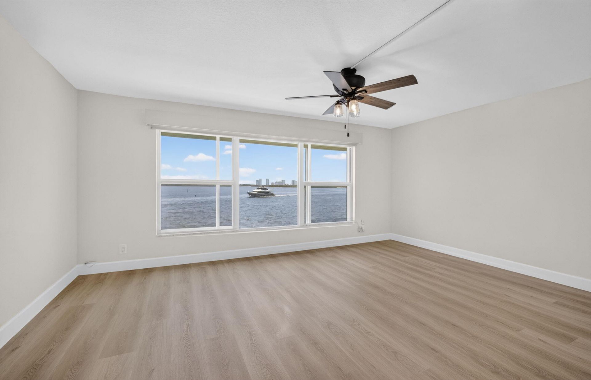 52 Yacht Club Drive, Unit 305, North Palm Beach, FL 33408 Photo