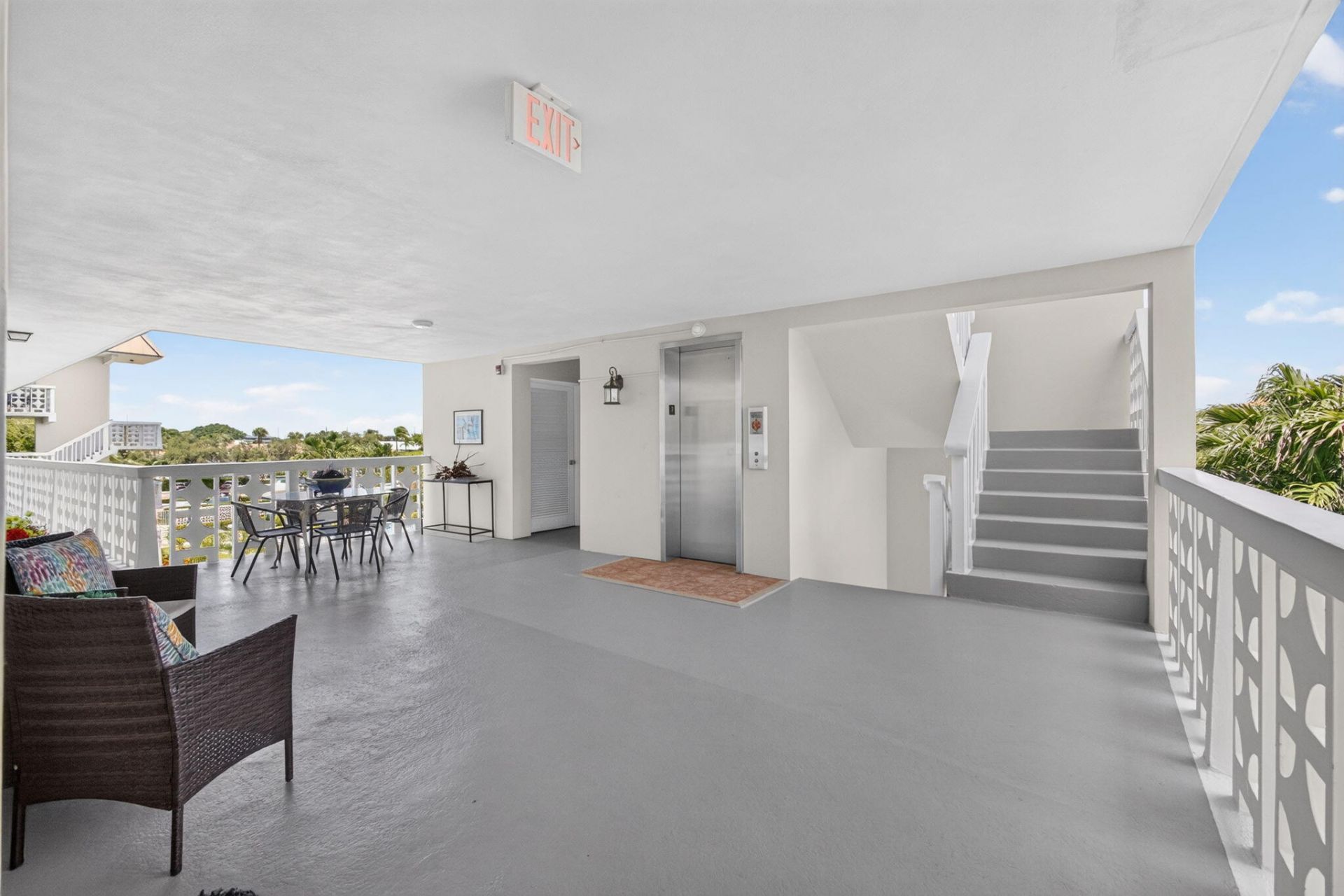52 Yacht Club Drive, Unit 305, North Palm Beach, FL 33408 Photo