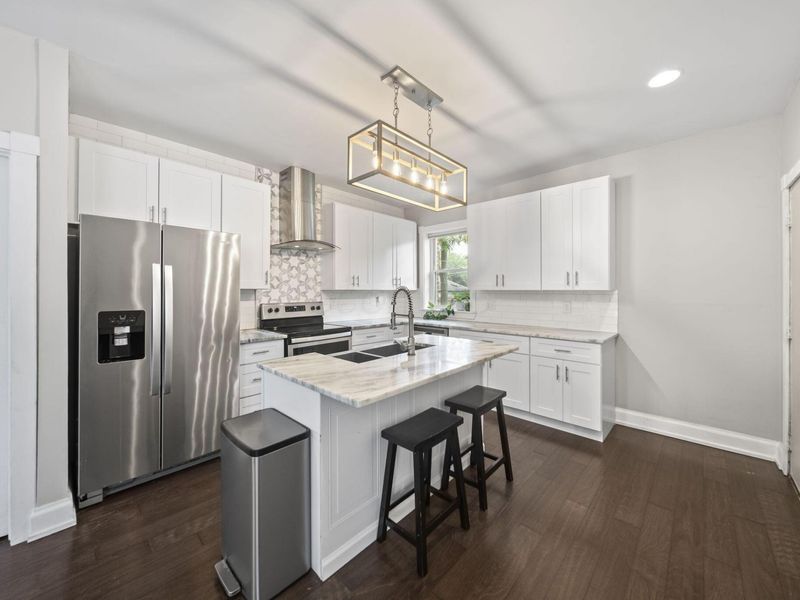 700 S Champion Avenue , Columbus, OH 43205 Photo 13