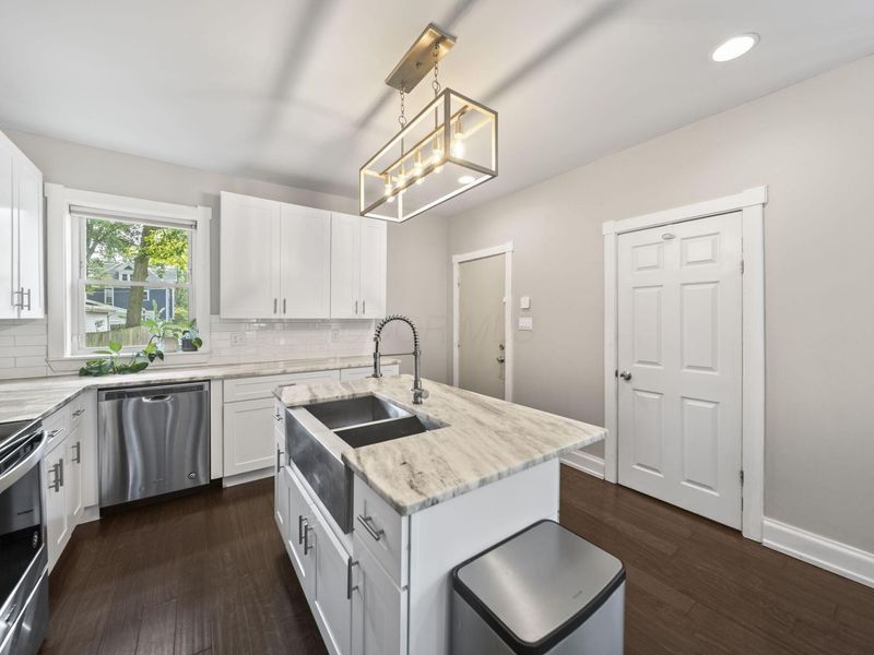 700 S Champion Avenue , Columbus, OH 43205 Photo 16