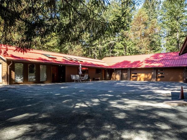 1698 Millstream Rd , Highlands, BC V9B 6E7