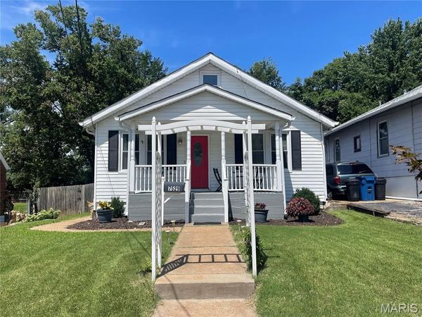 7529 Weaver Avenue , St Louis, MO 63143