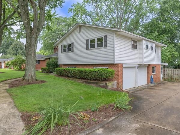 45 Tulip Lane, Riverside, OH 45432