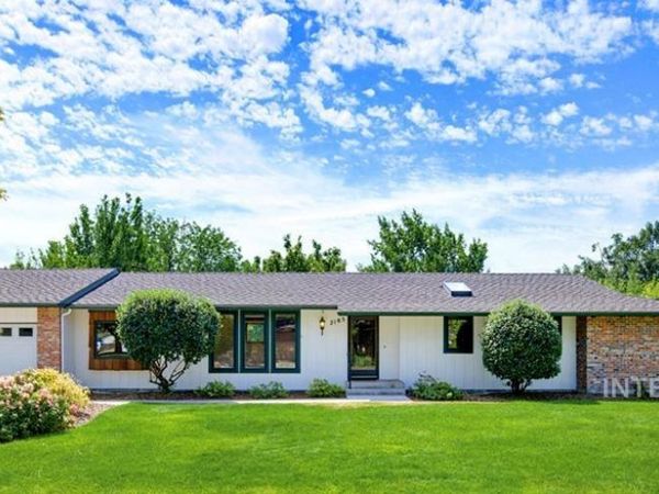 2165 E Springwood Dr, Meridian, ID 83642