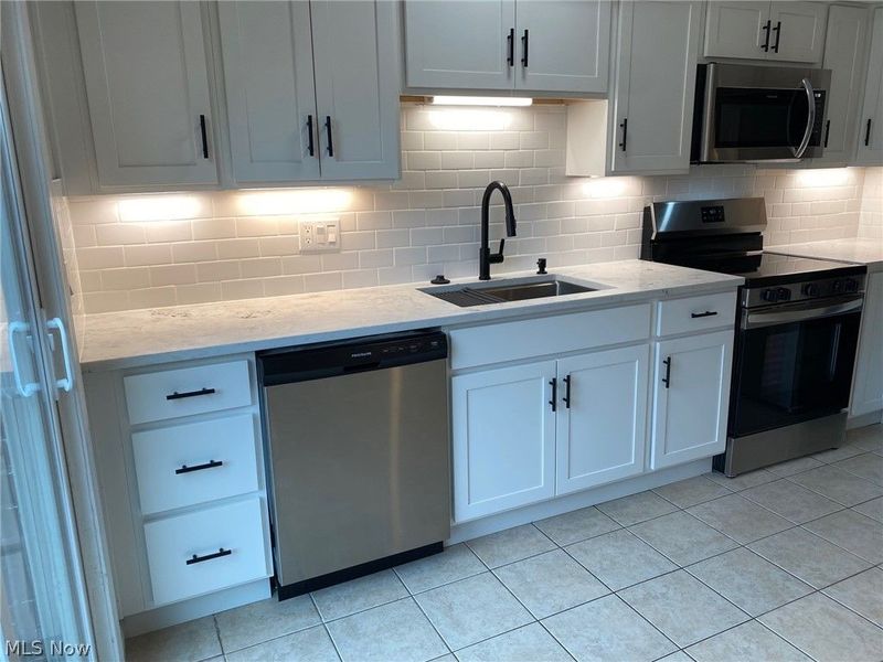 2581 Shakespeare Lane, Avon, OH 44011 Photo 7
