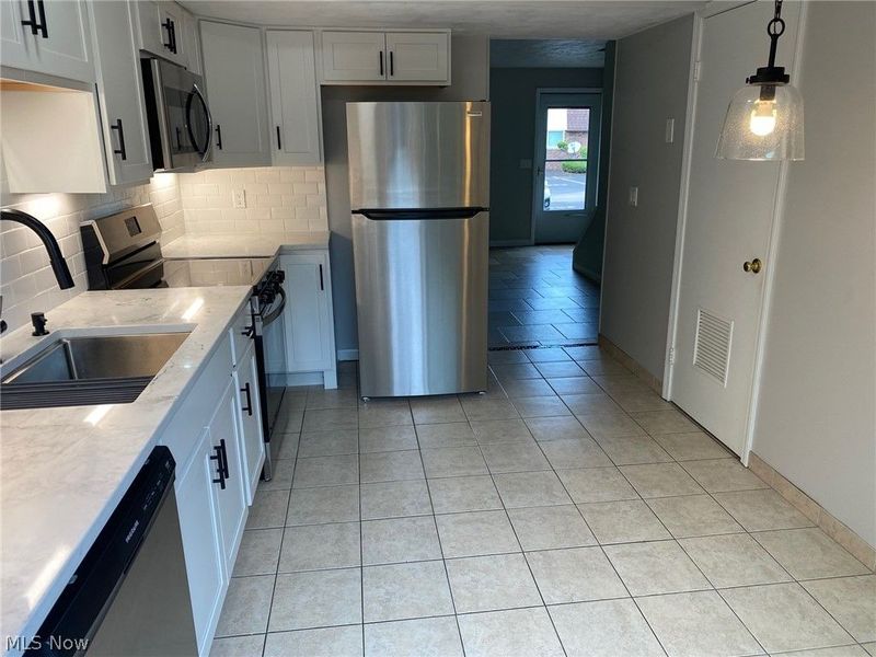 2581 Shakespeare Lane, Avon, OH 44011 Photo 8