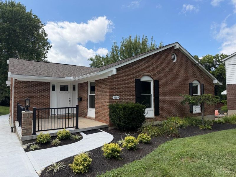 5569 Goldcrest Drive, Green Township, OH 45238 Photo 2