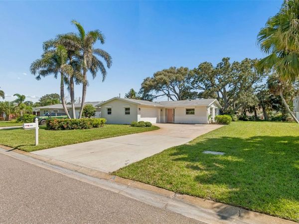 114 8TH STREET , BELLEAIR BEACH, FL 33786