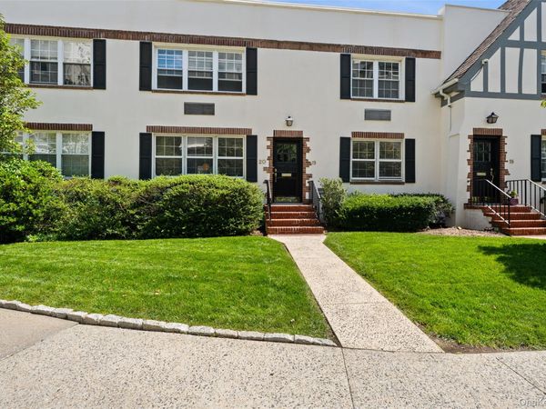 20 Lake Avenue, Unit 20, Bronxville, NY 10708