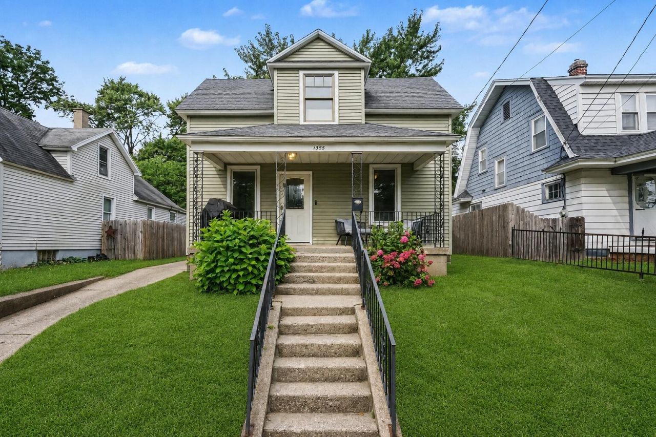 1355 Valley Nw, Grand Rapids, MI 49504 Main Photo