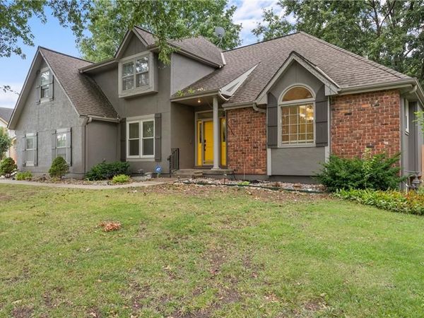 1028 SE Bordner Drive, Lee's Summit, MO 64081