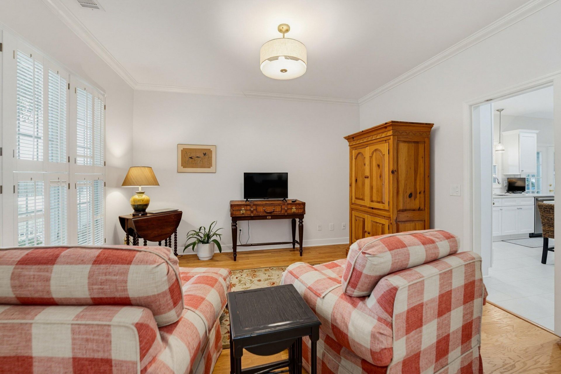 2509 Brighton Lane Photo 7
